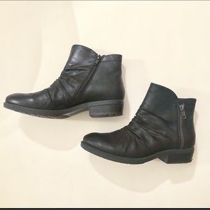 Baretraps black faux-leather booties